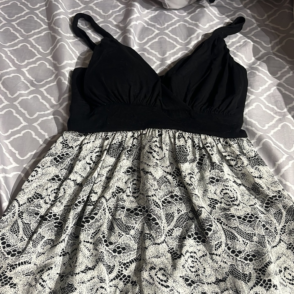 Dress - Picture 4 of 5